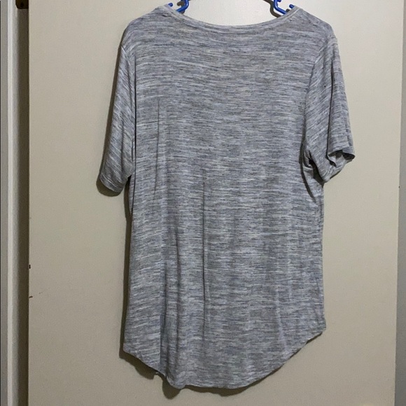 🔥🔥 Old Navy T-Shirt - Picture 2 of 3